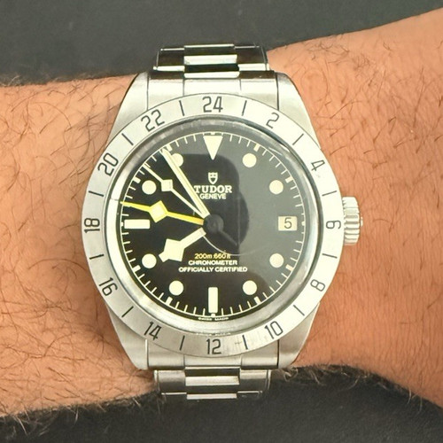 Tudor black bay pro - black,