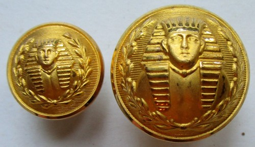 Rare lot boutons bombés