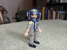 Aviation PLAYMOBIL 2009 - Aviateur en combinaison, plastron et casque à visière