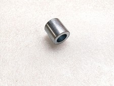 ENTRETOISE 12x20x20mm POUR