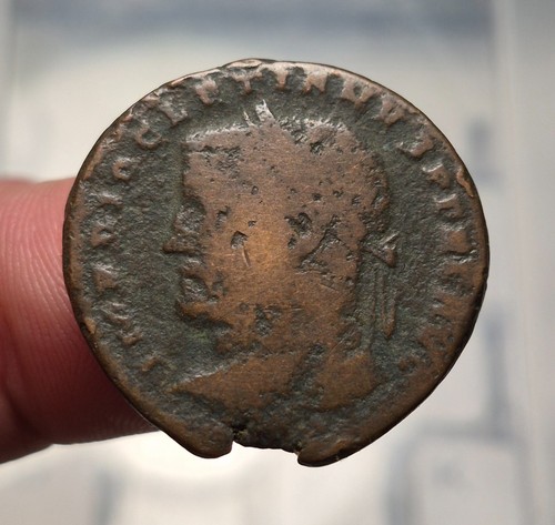Dioclétien follis - -,