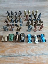 Gros lot de figurines kinder en métal, chars et voitures de courses