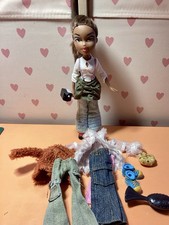 Poupée BRATZ Vintage MGA. Avec Vêtements/ Brosse Et Chaussures. 2001