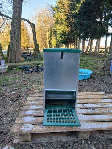 Mangeoire poule 20 kg - ,,