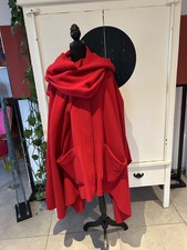 Cape rouge Rundholz Studio -