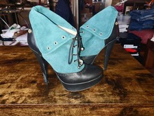 bottines à talons rock emo