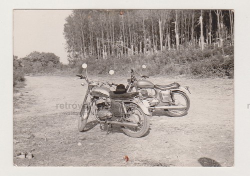 Deux vieilles motos motard - motos, de