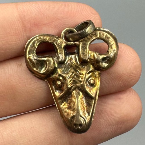 Magnifique pendentif rare