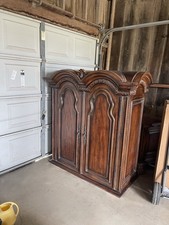 Armoire see actual size - actual,