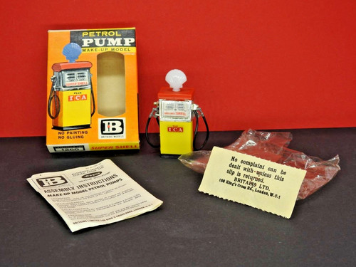 Britains 1964 garage - britains,