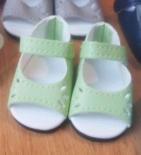 chaussure verte 55mm poupée