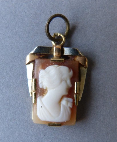 Petit pendentif massif - petit, or