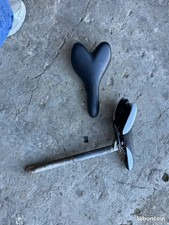 Lot de deux selles de vélo