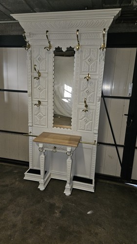 Grand vestiaire ancien