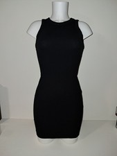 Robe noire moulante noire