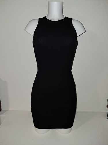Robe noire moulante noire