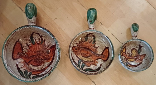 Trois poêlons faïence de - en,