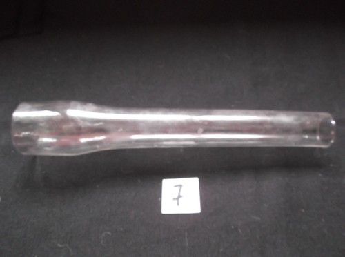 Verre soufflé ancien pour