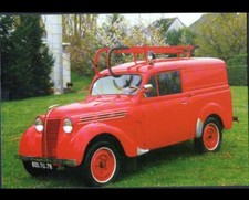 MANTES-LA-JOLIE (78) RENAULT JUVA 4 des SAPEURS POMPIERS / Carte postale en 1994