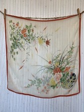 Foulard carré de soie Vintage