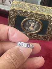 Très Belle Petite Bague En