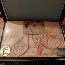 Neuf Parure de lit vintage satin rose pêche - 5 pièces - Classé Linge de Luxe