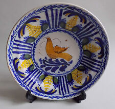 Espagne. Valence. Plat en faïence à décor d'un oiseau, XIXe siècle