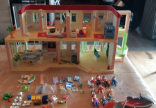 Playmobil 5265 Grand Hôtel Meublé Maison + meubles, personnages, accessoires...