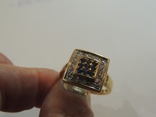 Bague or 18 carats carrée