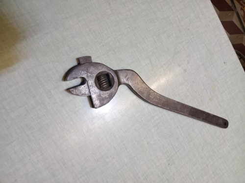 Outil ancien clé - /clé, molette