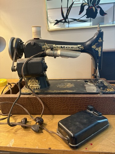 Vintage singer sewing machine - singer,