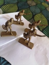 4 Figurines Le   Cafe Martin Scout 1950 Lot De  Porteuses De Pain 