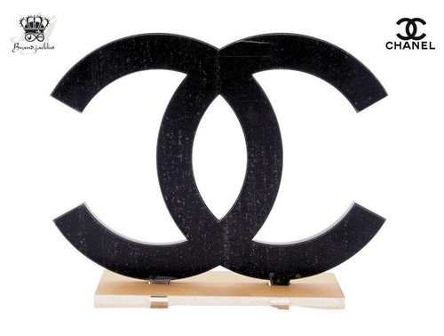 Présentoir magasin chanel - présentoir,