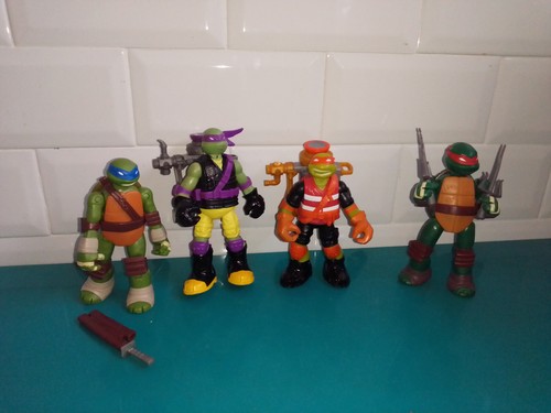 2211066 lot figurines les - lot,