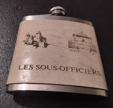 Armée Militaire Flasque à alcool , Les Sous Officiers, Armée Saumur TBE (C4)