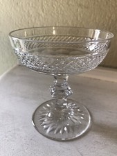 CRISTAL DE ST LOUIS 1 COUPE A CHAMPAGNE EN CRISTAL TAILLÉ MODÈLE TRIANON N 4