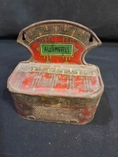 Ancienne Boîte en Tôle
