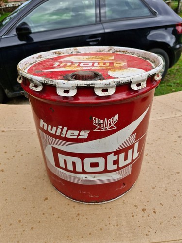 Bidon huile motul - bidon, motul.