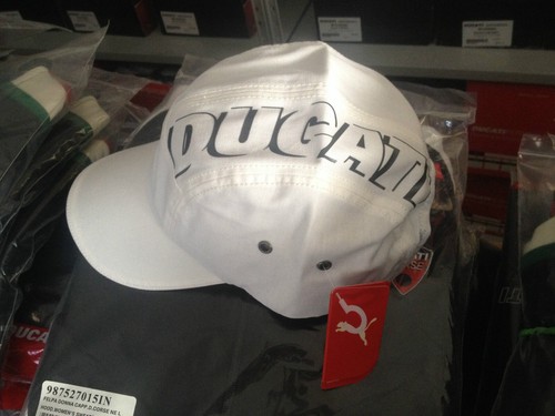 Stock 100 chapeaux ducati - , logo
