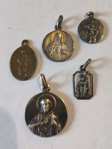 Lot médailles religieuses - médailles,