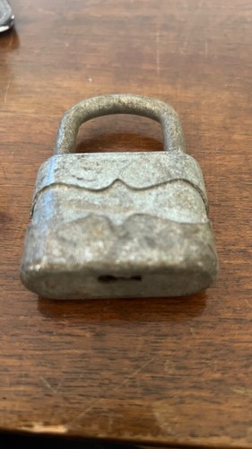 Cadenas ancien fer sans - ancien,