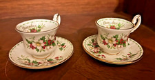 2 TASSES MINIATURE EN PORCELAINE ANGLAISE DINETTE ROYAL CASTEL MOIS DE décembre