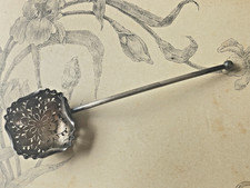 CUILLERE A SAUPOUDRER  en