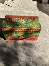 Coffre à jouets état correct 