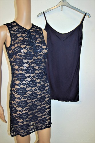 Robe moulante dentelle - en,