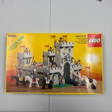 Vtg 1984 LEGO 6080 King's