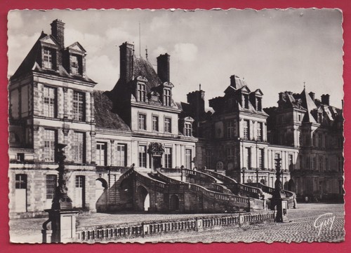 Palais cour adieux - cour,