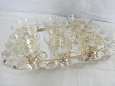 6 tasses à thé / café et plateau en métal et verre