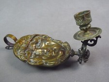 SUPERBE BOUGEOIR ancien, en bronze, à décor anthropomorphe.