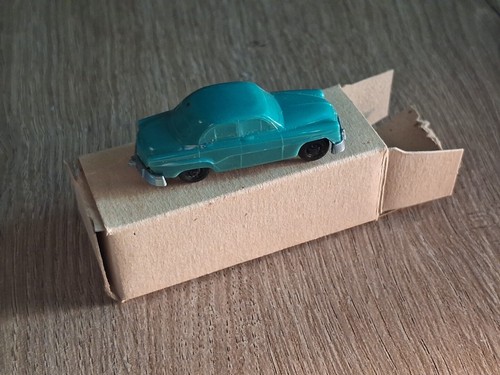 Voiture publicitaire cadum - voiture,